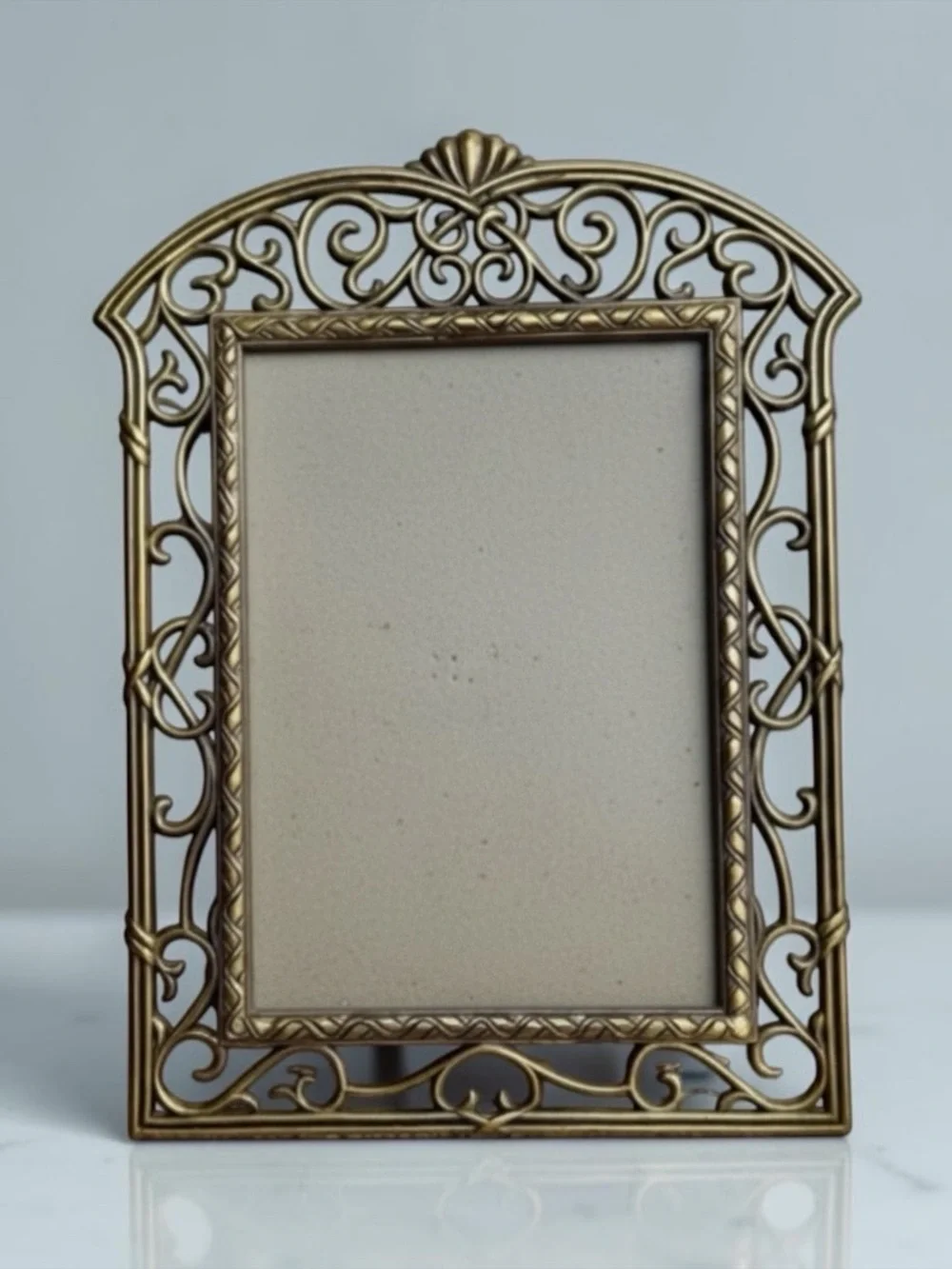Vintage Ornate Gold Tone Bronze Picture Frame Victorian Scrollwork Filigree 5x7